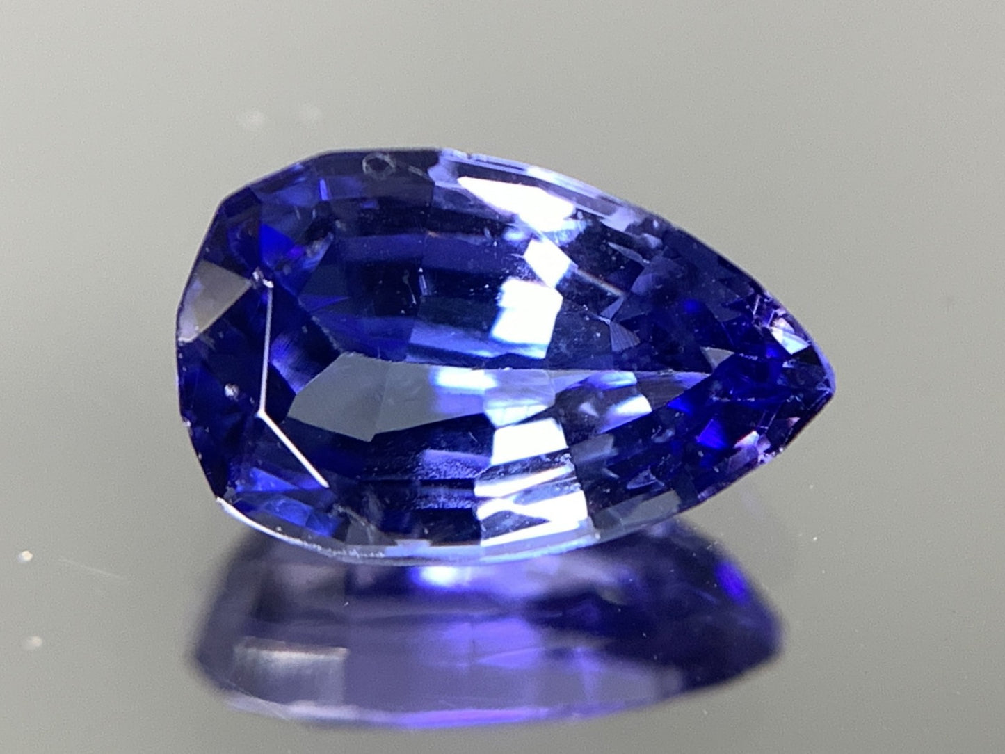 タンザナイト 1.008ct 宝石ソーティング付き  8.0㎜×5.1㎜×3.3㎜  ルース（ 裸石 ） 2996Y