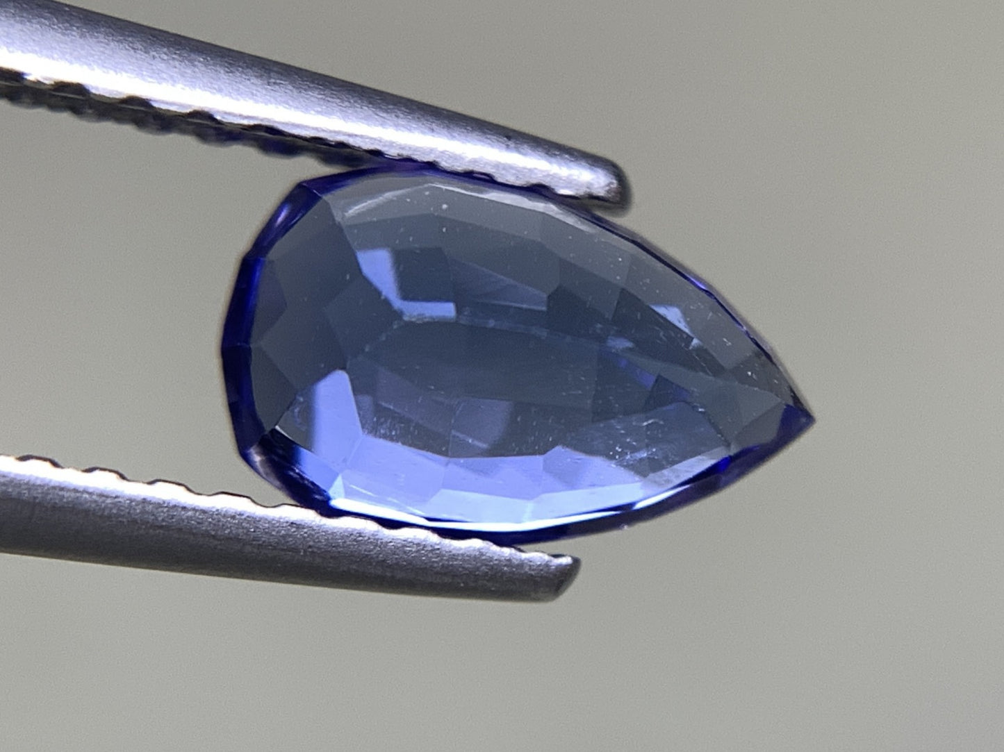 タンザナイト 1.008ct 宝石ソーティング付き  8.0㎜×5.1㎜×3.3㎜  ルース（ 裸石 ） 2996Y