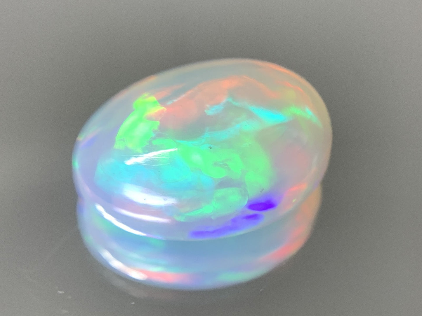 オパール 4.214ct 宝石ソーティング付き  14.1㎜×10.2㎜×5.6㎜  ルース（ 裸石 ） 3022Y