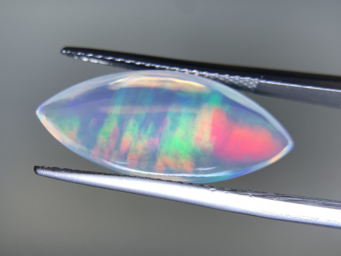 オパール 4.940ct 宝石ソーティング付き  21.3㎜×9.4㎜×5.3㎜  ルース（ 裸石 ） 3033Y