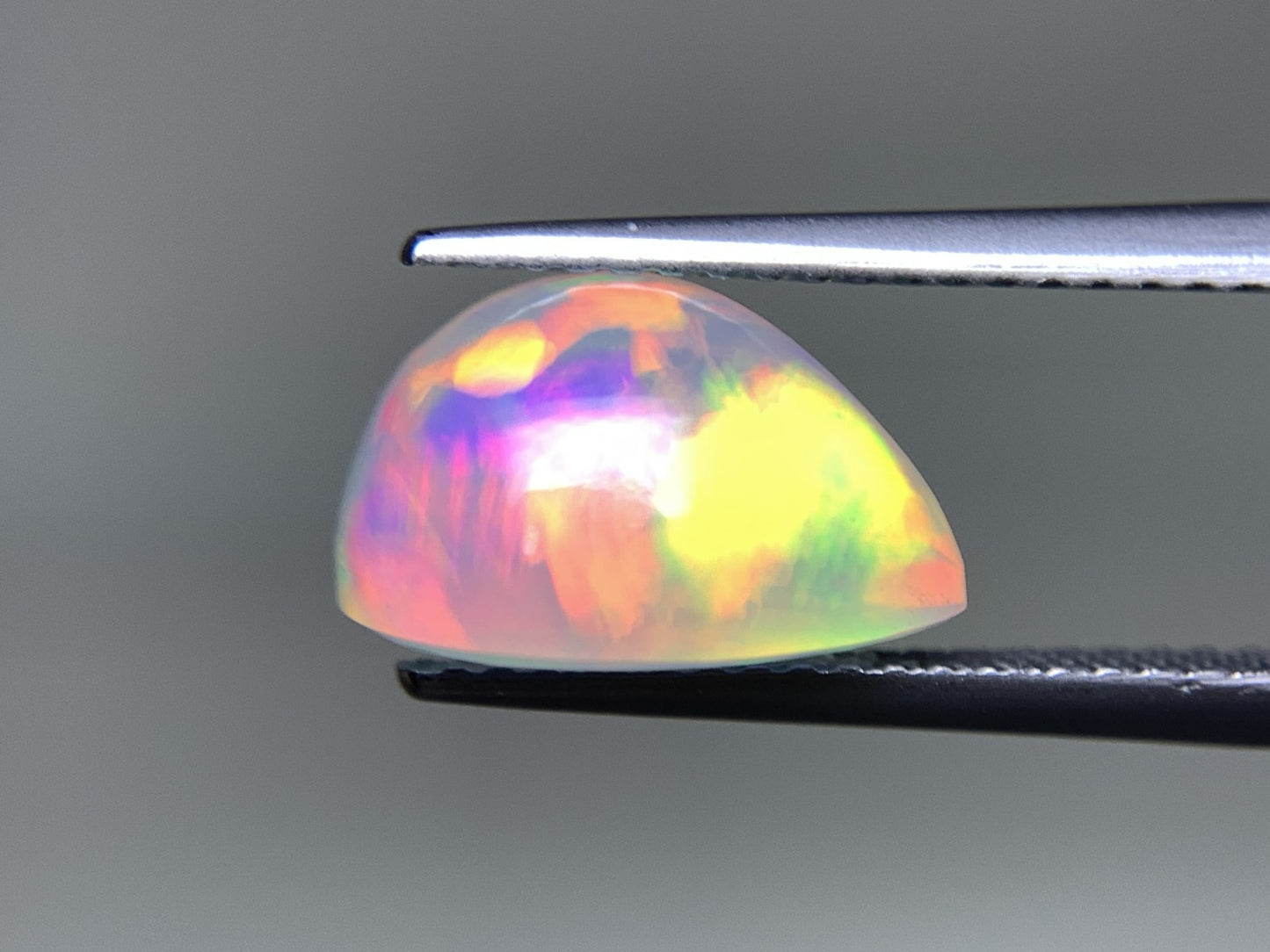 オパール 3.504ct 宝石ソーティング付き  11.6㎜×9.4㎜×7.1㎜  ルース（ 裸石 ） 3039Y