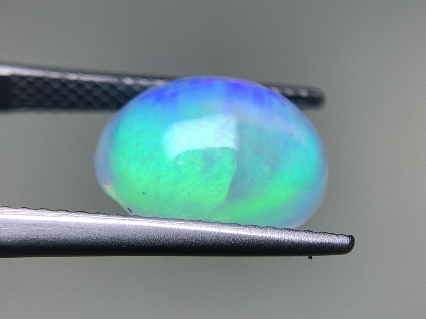 オパール 2.902ct 宝石ソーティング付き  11.9㎜×9.8㎜×5.7㎜  ルース（ 裸石 ） 3040Y