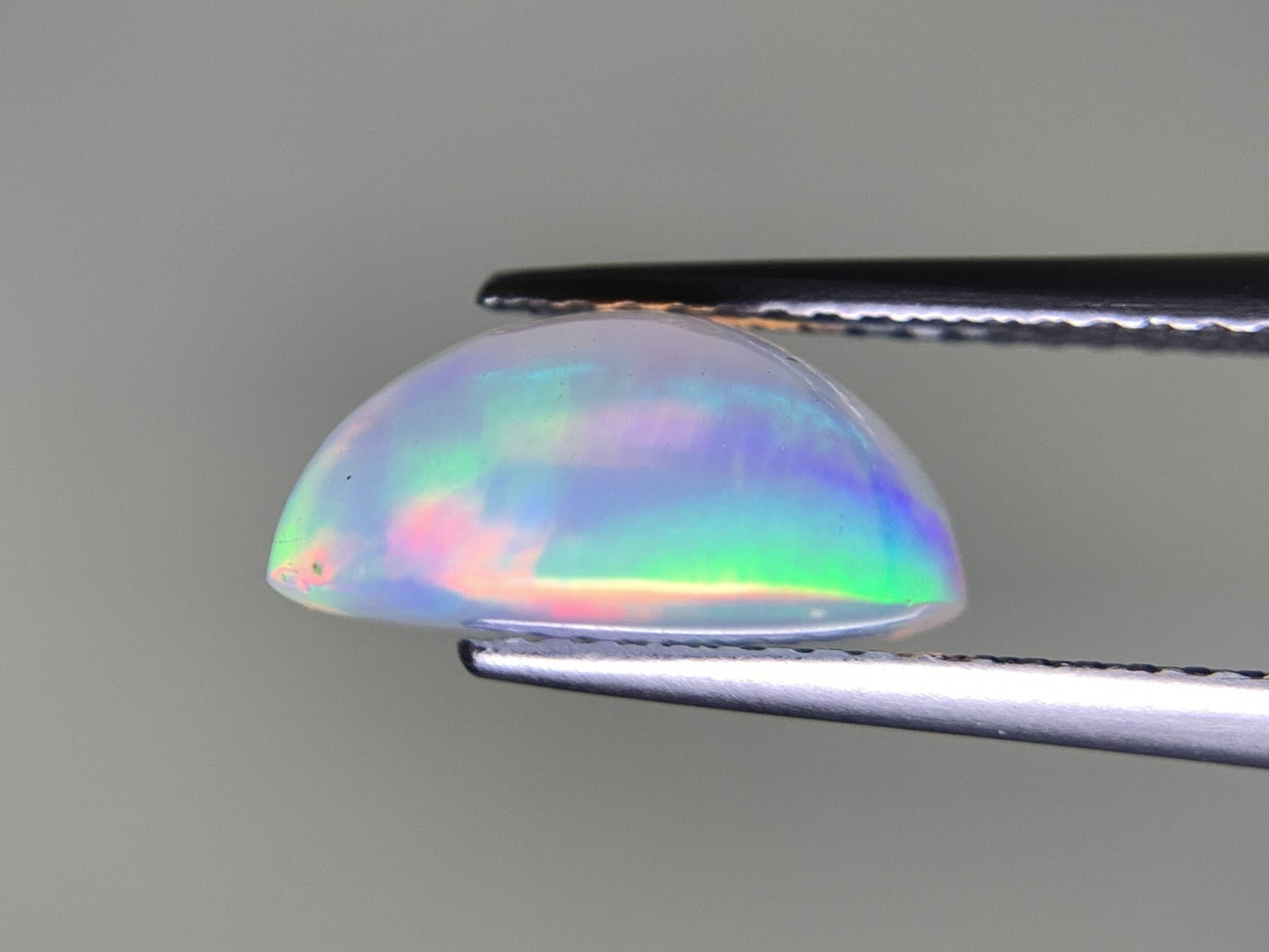 オパール 2.902ct 宝石ソーティング付き  11.9㎜×9.8㎜×5.7㎜  ルース（ 裸石 ） 3040Y