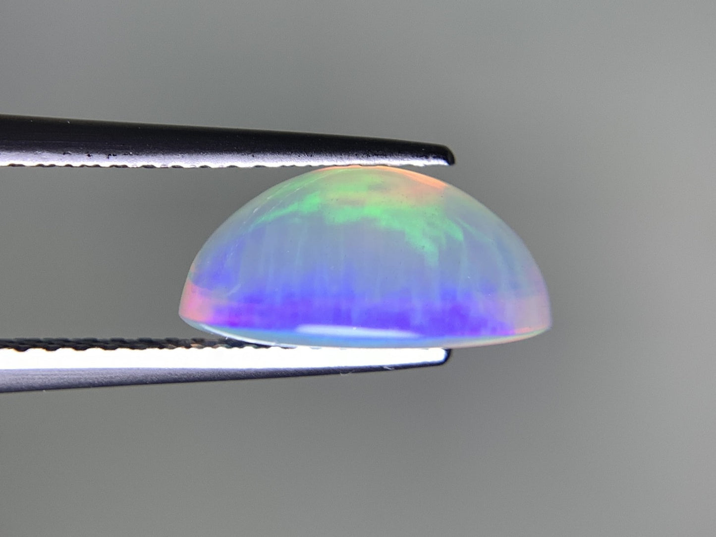 オパール 2.902ct 宝石ソーティング付き  11.9㎜×9.8㎜×5.7㎜  ルース（ 裸石 ） 3040Y
