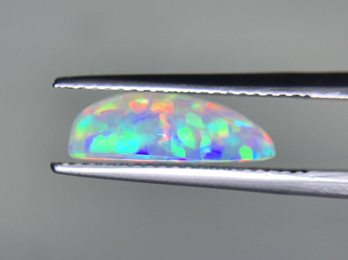 オパール 2.622ct 半クリスタル 宝石ソーティング付き  13.9㎜×7.3㎜×4.8㎜  ルース（ 裸石 ） 3042Y