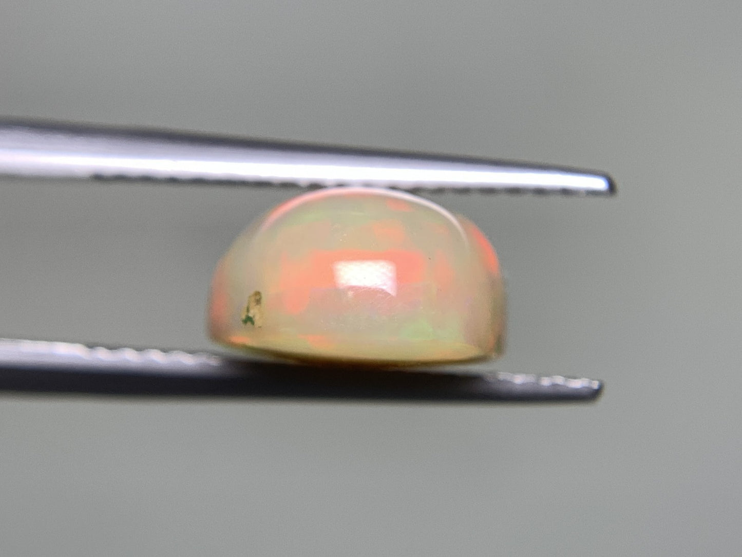 オパール 4.155ct 宝石ソーティング付き  14.2㎜×9.9㎜×5.7㎜  ルース（ 裸石 ） 3044Y