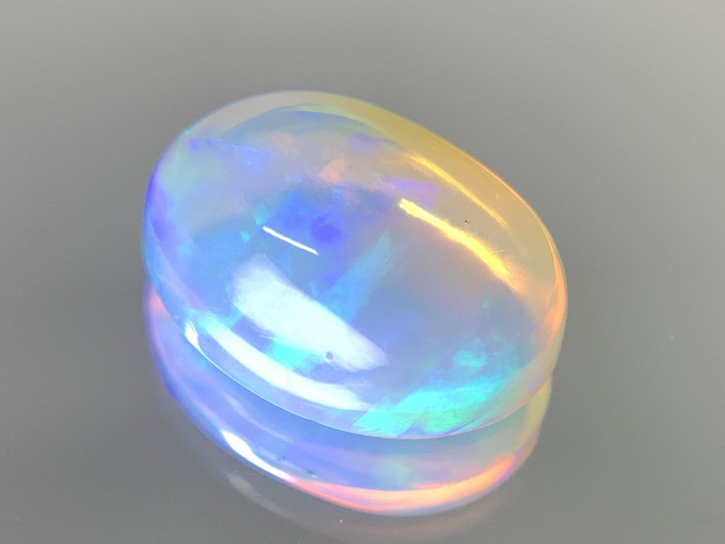 オパール 2.768ct 半クリスタル 宝石ソーティング付き  12.1㎜×9.4㎜×4.5㎜  ルース（ 裸石 ） 3045Y