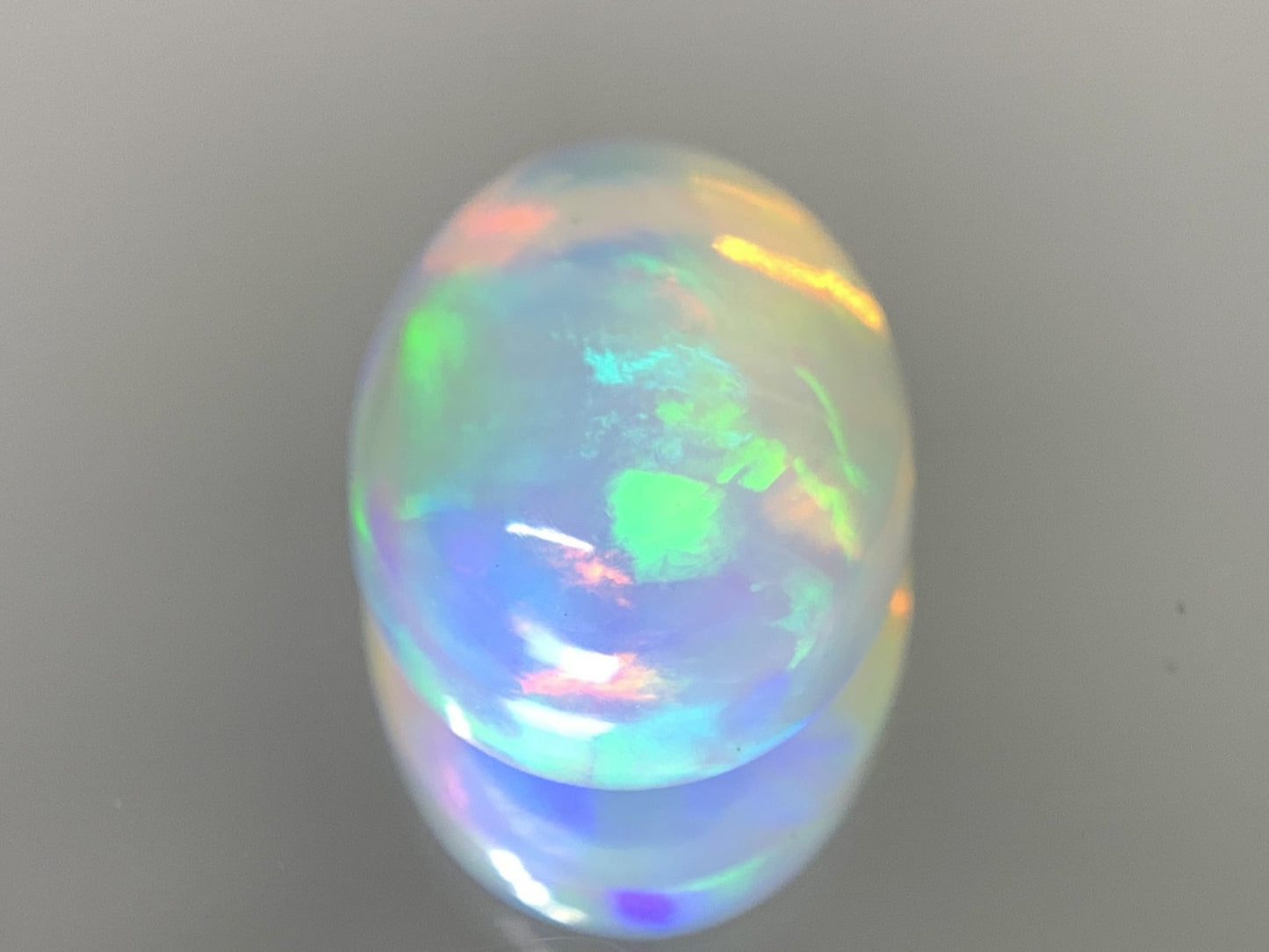 オパール 2.768ct 半クリスタル 宝石ソーティング付き  12.1㎜×9.4㎜×4.5㎜  ルース（ 裸石 ） 3045Y