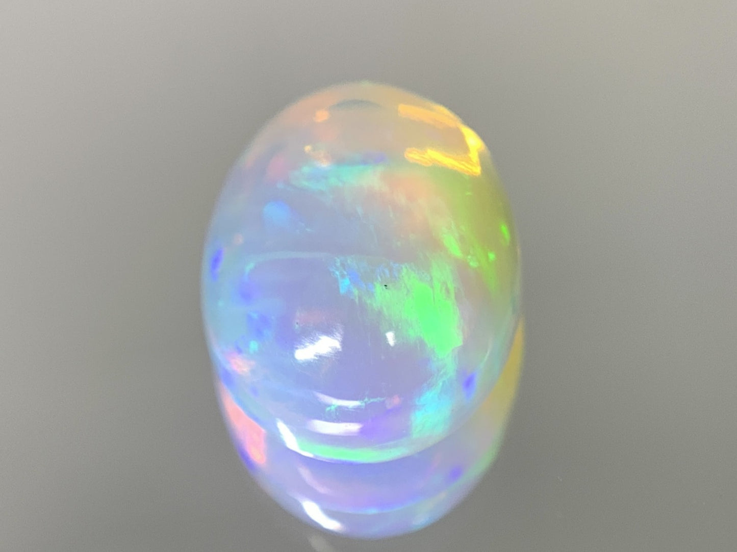 オパール 2.768ct 半クリスタル 宝石ソーティング付き  12.1㎜×9.4㎜×4.5㎜  ルース（ 裸石 ） 3045Y
