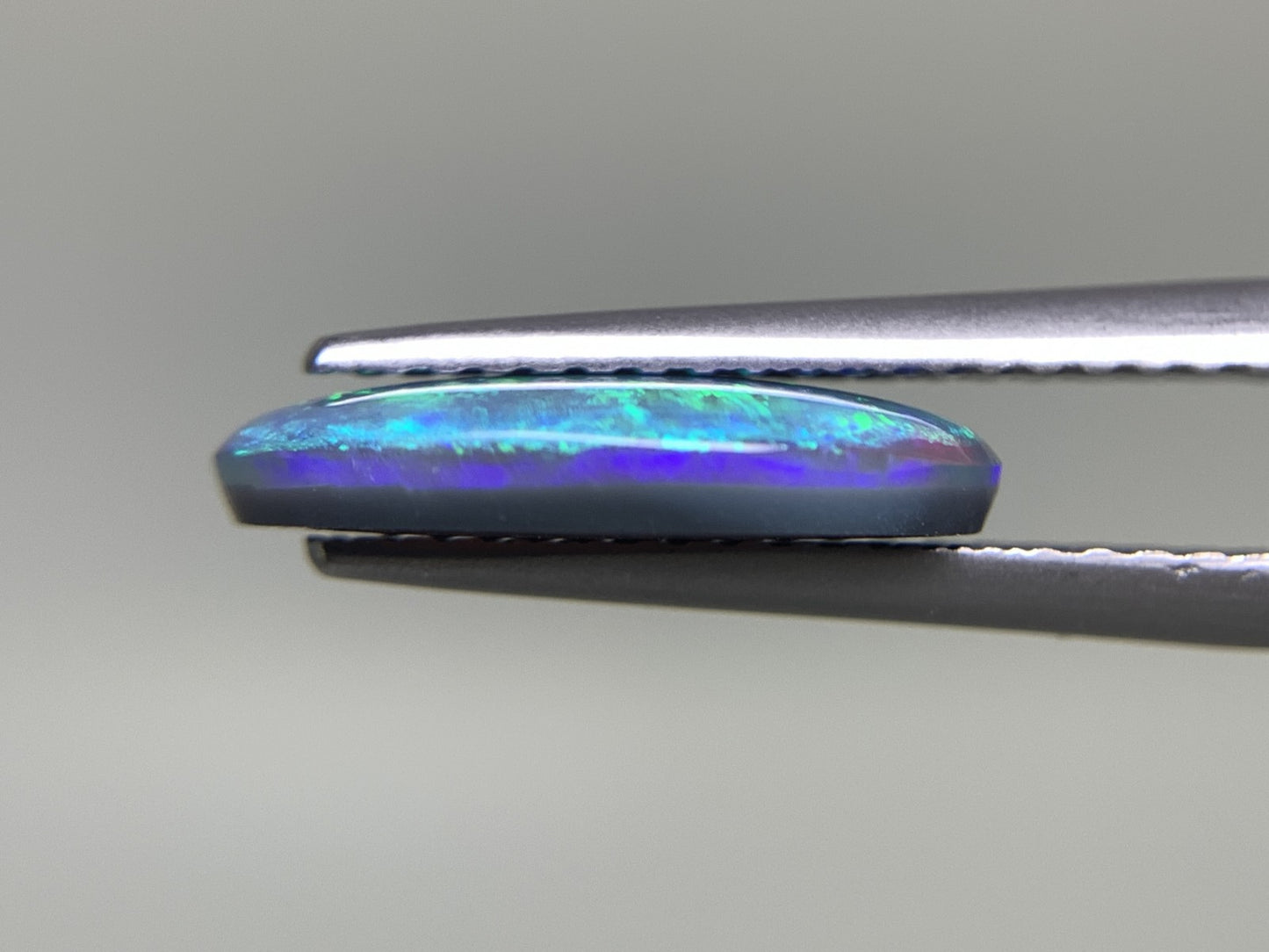ブラックオパール 1.700ct 宝石ソーティング付き  13.0㎜×7.1㎜×2.7㎜  ルース（ 裸石 ） 3050Y