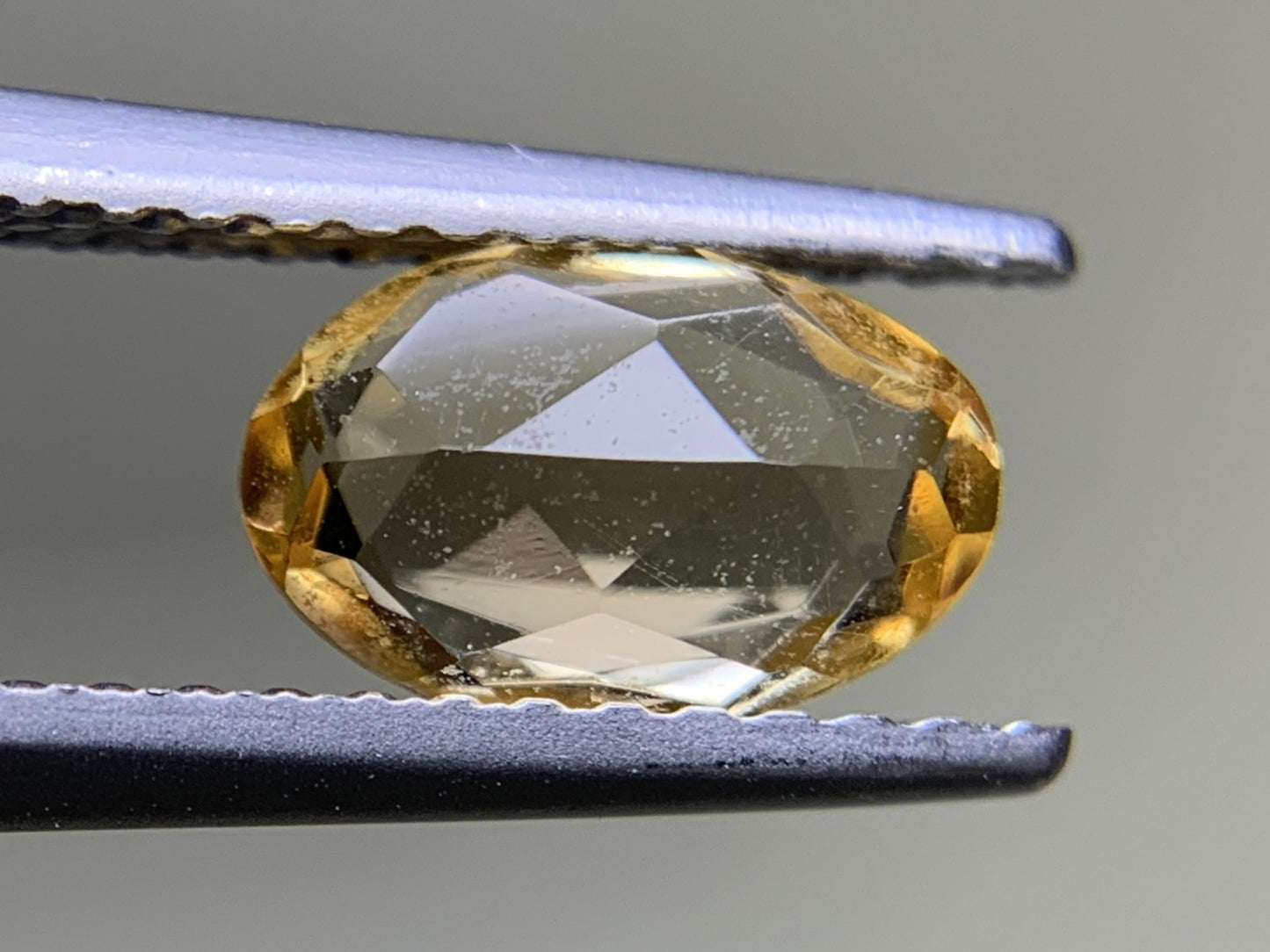 インペリアルトパーズ  1.018ct  中央宝石ソーティング付き  7.80㎜×5.17㎜×2.94㎜  ルース（ 裸石 ） 3064Y