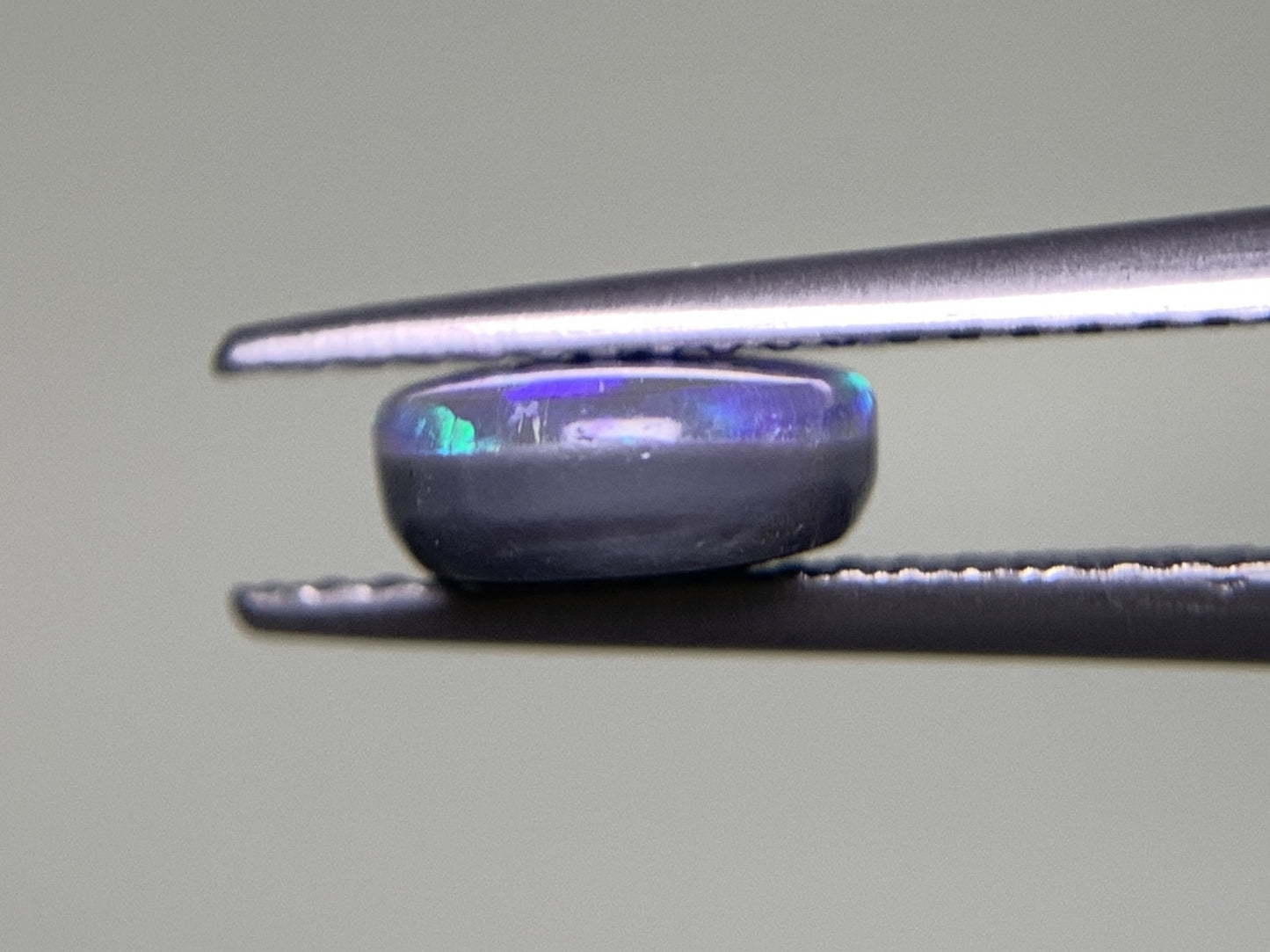 ブラックオパール  1.341ct  宝石ソーティング付き  8.6㎜×7.3㎜×3.1㎜  ルース（ 裸石 ） 3069Y