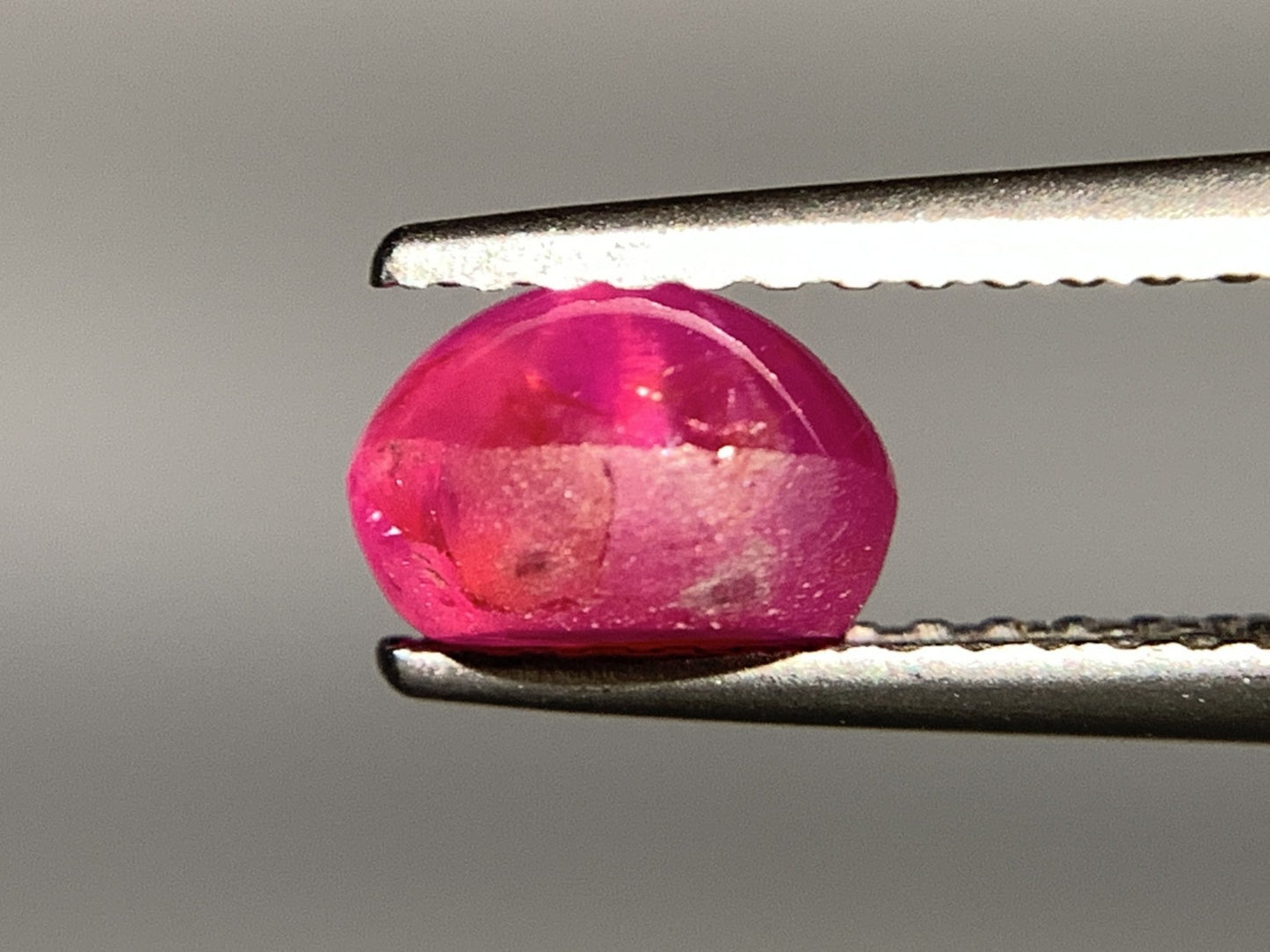スタールビー 1.615ct 宝石ソーティング付き  6.4㎜×5.3㎜×4.3㎜  ルース（ 裸石 ） 3070Y