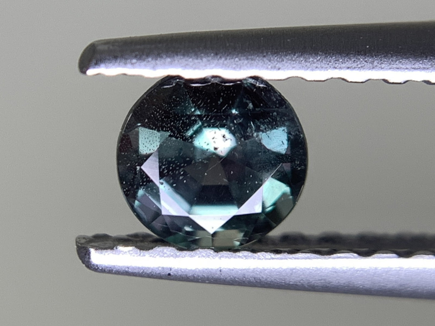 アレキサンドライト  0.330ct  宝石ソーティング付き  4.12㎜×4.04㎜×2.76㎜  ルース（ 裸石 ） 3083Y