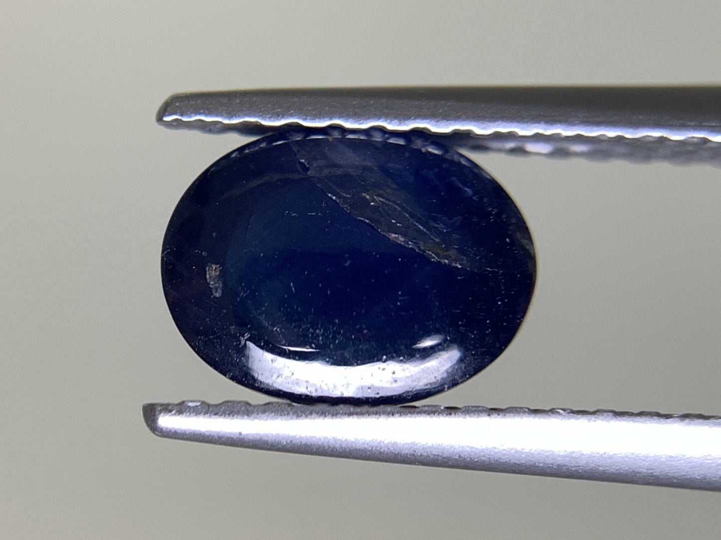 サファイア 1.948ct 宝石ソーティング付き  7.5㎜×5.8㎜×4.1㎜  ルース（ 裸石 ） 3127Y