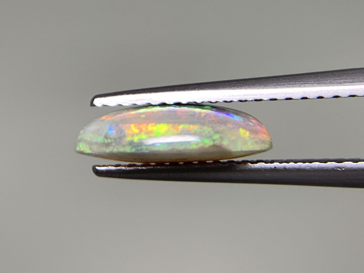 ブラックオパール 2.404ct 宝石ソーティング付き  11.8㎜×9.7㎜×3.6㎜  ルース（ 裸石 ） 3132Y