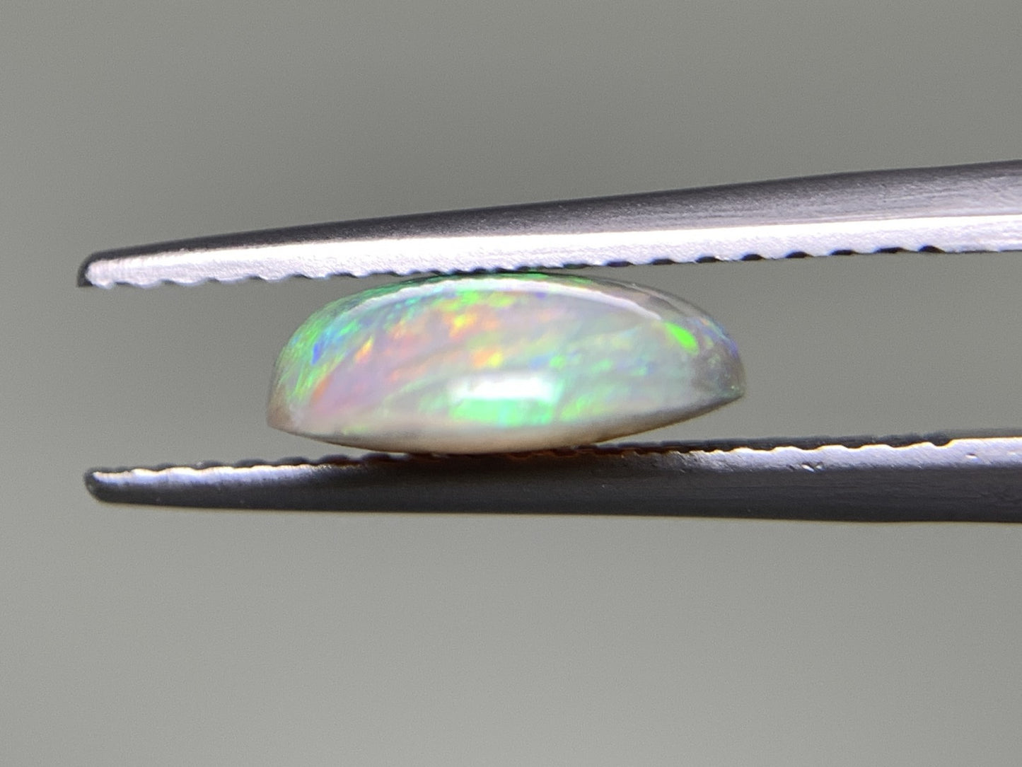 ブラックオパール 2.404ct 宝石ソーティング付き  11.8㎜×9.7㎜×3.6㎜  ルース（ 裸石 ） 3132Y