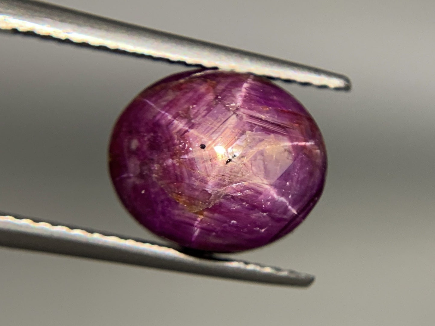 スタールビー 8.650ct 宝石ソーティング付き  10.7㎜×9.0㎜×7.1㎜  ルース（ 裸石 ） 3151Y