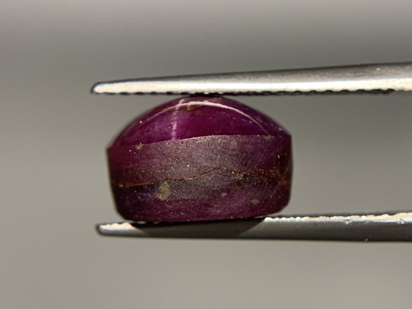 スタールビー 8.650ct 宝石ソーティング付き  10.7㎜×9.0㎜×7.1㎜  ルース（ 裸石 ） 3151Y