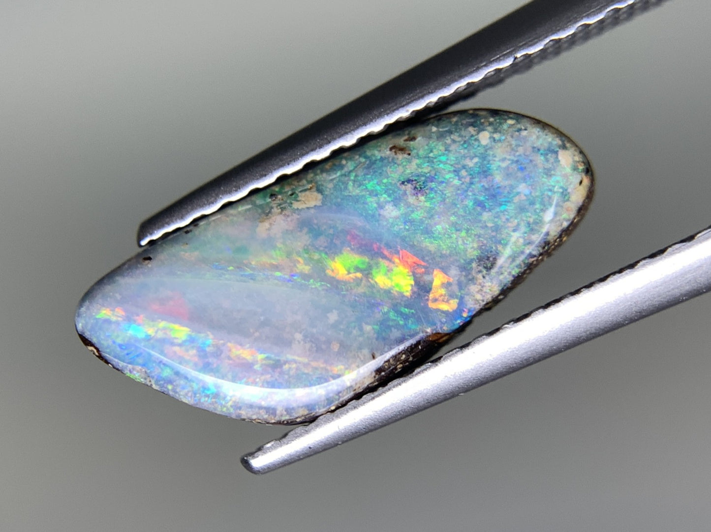 ボルダーオパール 2.504ct 宝石ソーティング付き  14.1㎜×6.3㎜×3.6㎜  ルース（ 裸石 ） 3157Y