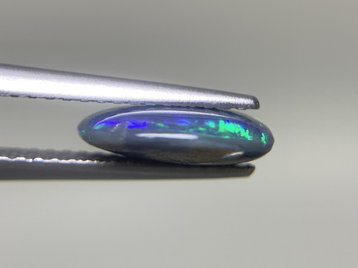 ブラックオパール 1.410ct 宝石ソーティング付き  10.2㎜×8.2㎜×2.9㎜  ルース（ 裸石 ） 3162Y