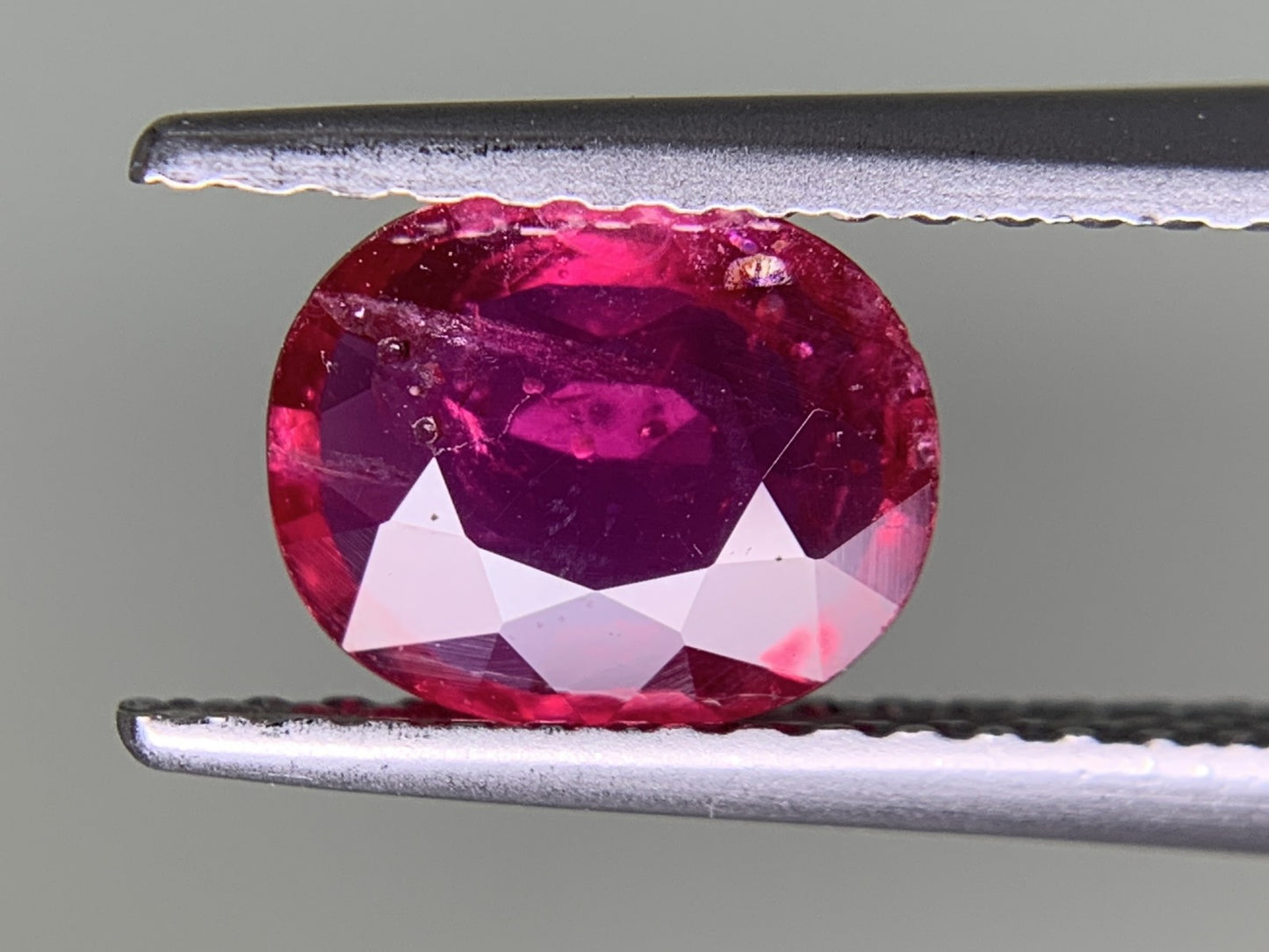 ルビー 1.021ct  宝石ソーティング付き  7.1㎜×5.8㎜×2.3㎜  ルース（ 裸石 ） 3169Y
