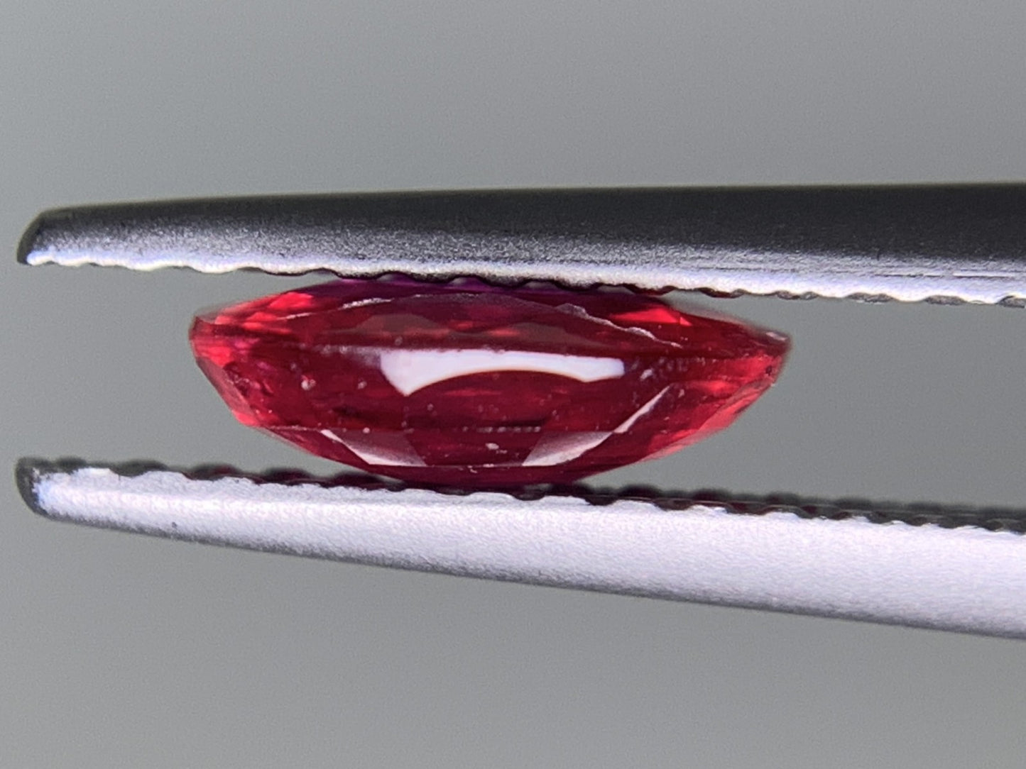 ルビー 1.021ct  宝石ソーティング付き  7.1㎜×5.8㎜×2.3㎜  ルース（ 裸石 ） 3169Y