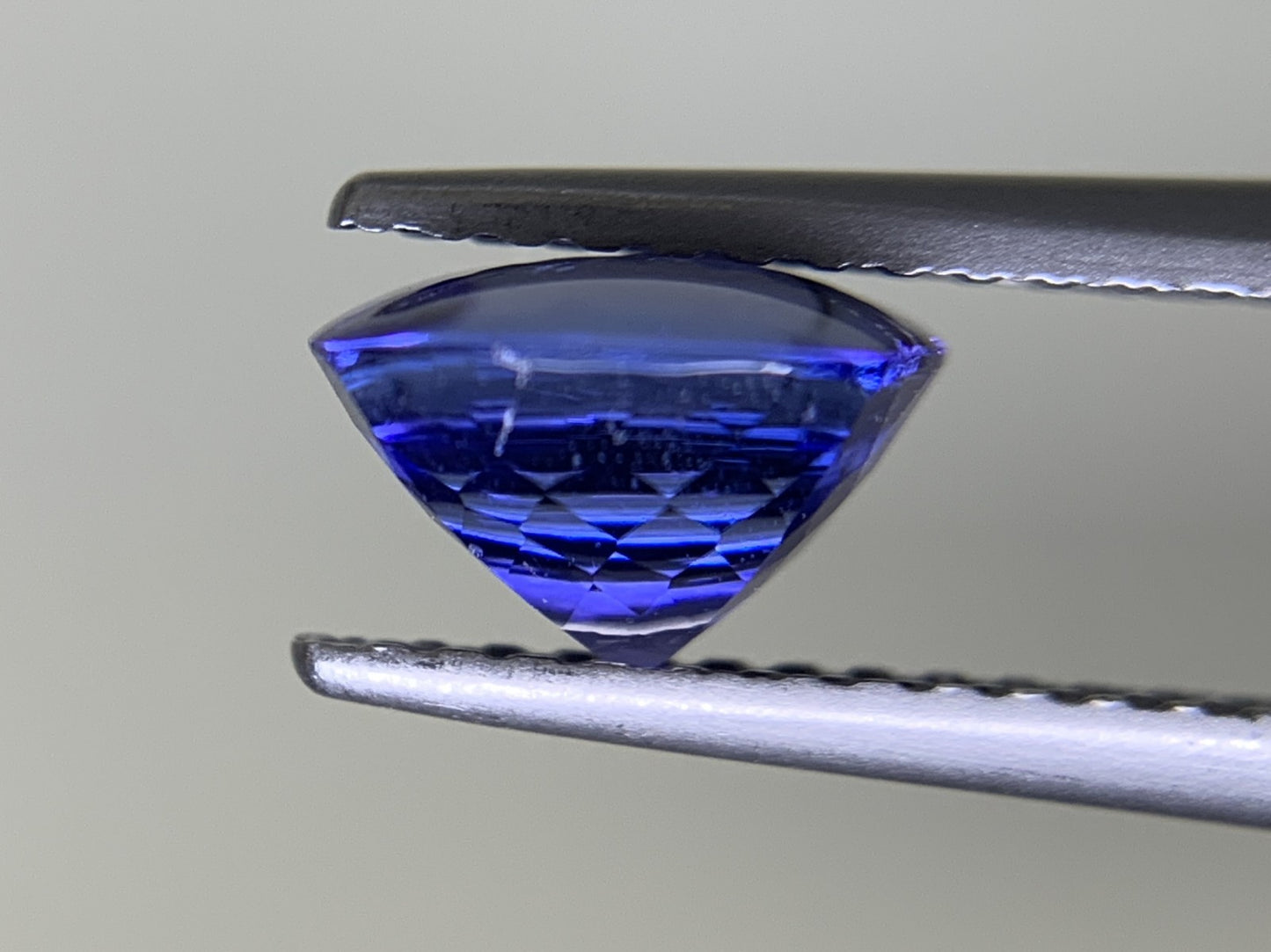 タンザナイト 1.763ct 宝石ソーティング付き  7.1㎜×7.1㎜×4.7㎜  ルース（ 裸石 ） 3176Y