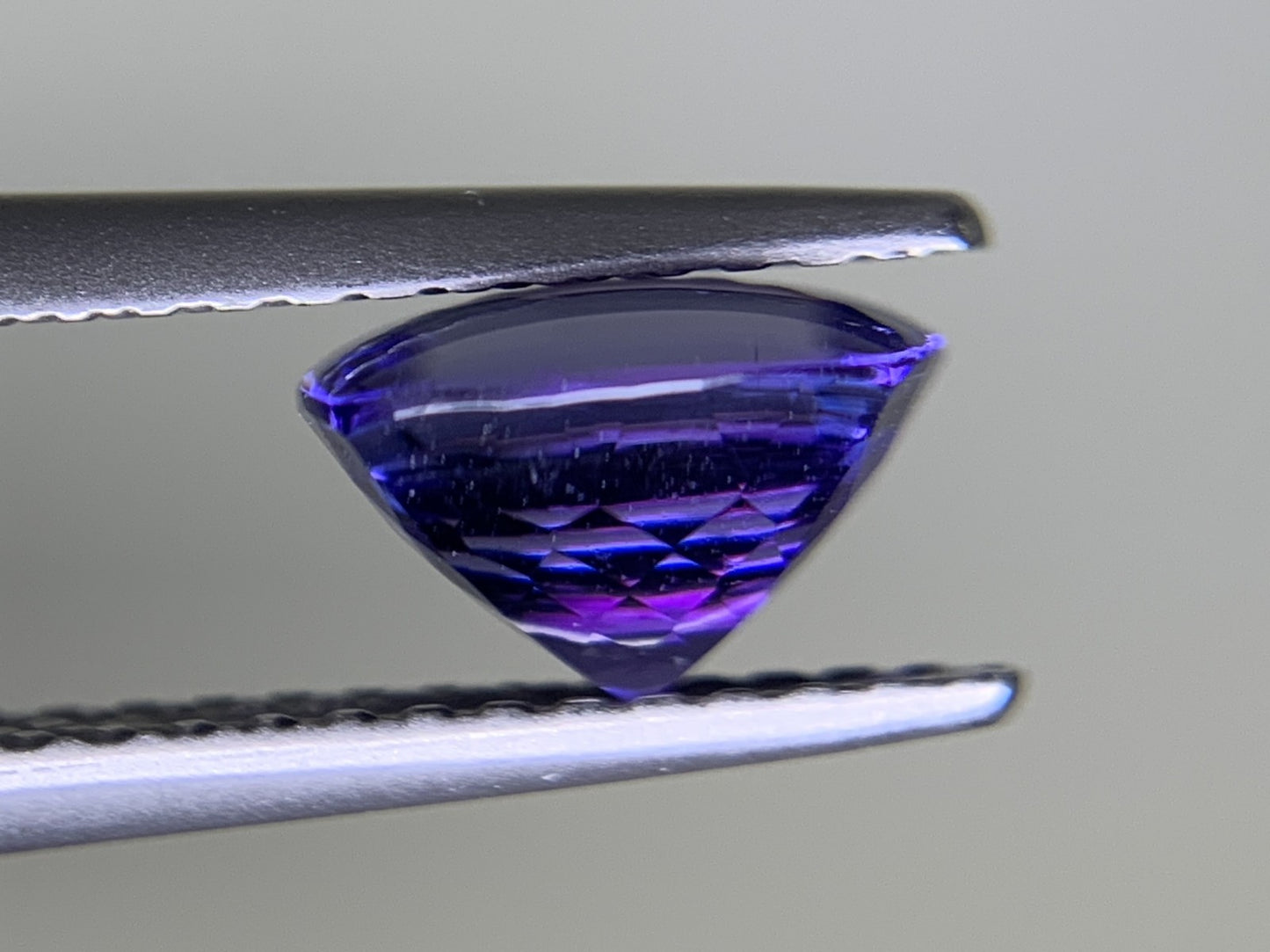 タンザナイト 1.763ct 宝石ソーティング付き  7.1㎜×7.1㎜×4.7㎜  ルース（ 裸石 ） 3176Y