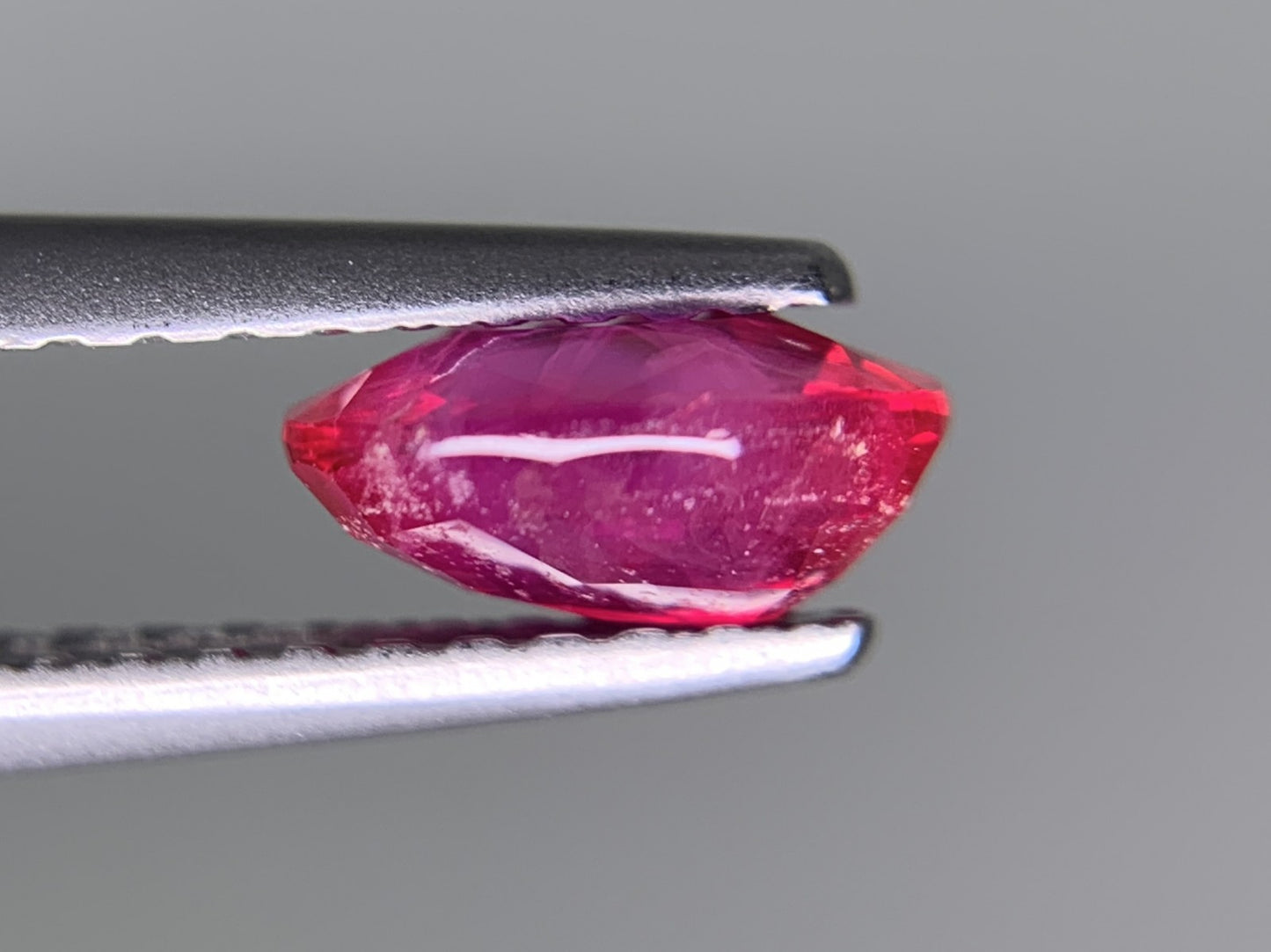ルビー 1.094ct  宝石ソーティング付き  6.7㎜×5.2㎜×3.2㎜  ルース（ 裸石 ） 3178Y