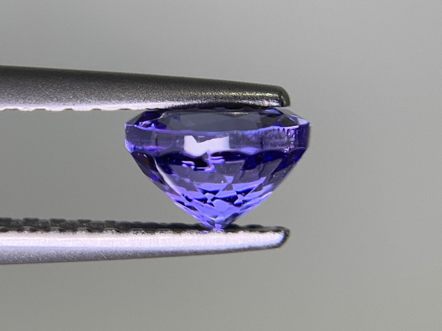 タンザナイト 1.038ct 宝石ソーティング付き  5.9㎜×5.8㎜×3.9㎜  ルース（ 裸石 ） 3182Y