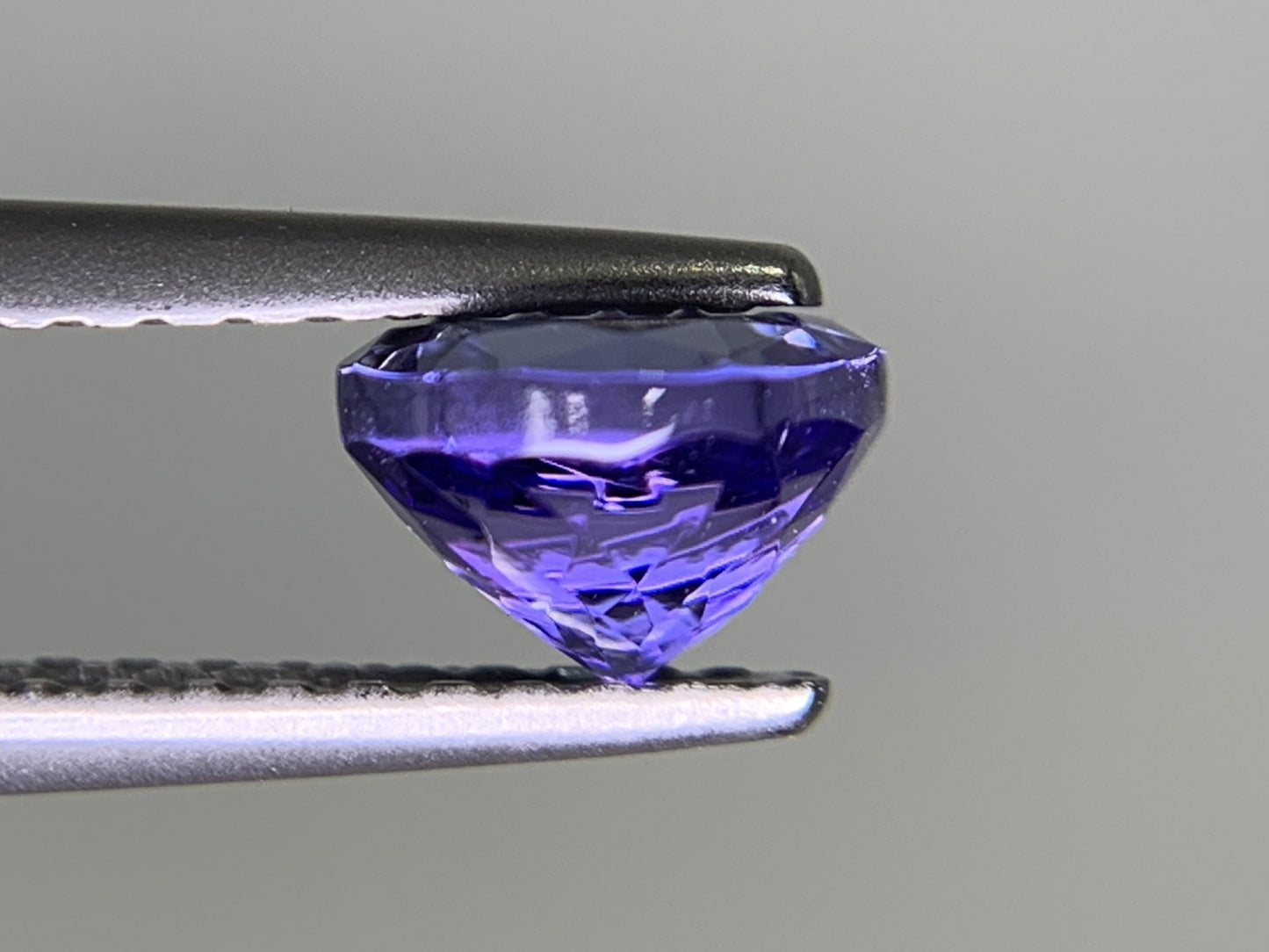 タンザナイト 1.038ct 宝石ソーティング付き  5.9㎜×5.8㎜×3.9㎜  ルース（ 裸石 ） 3182Y