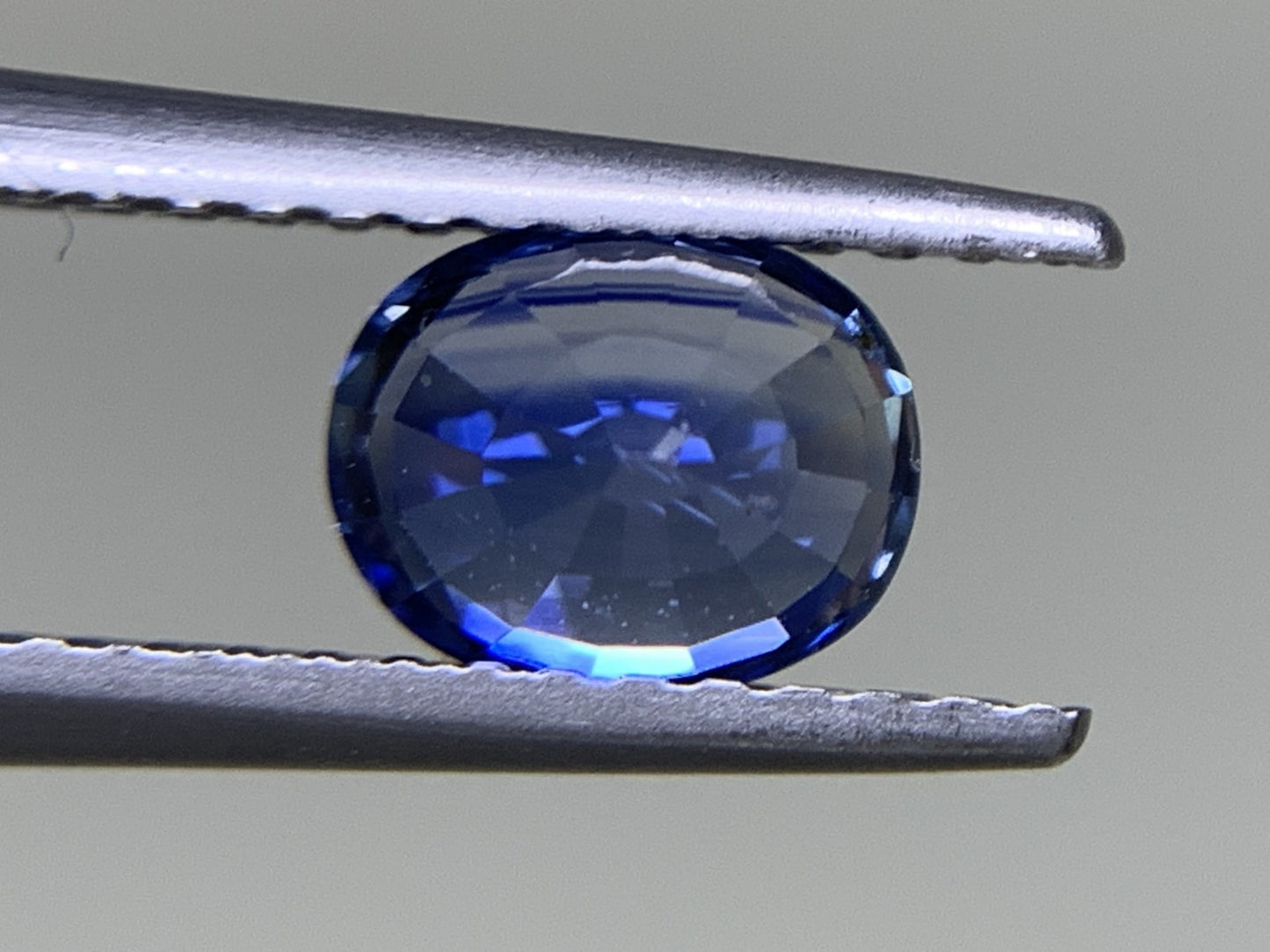 サファイア 1.145ct 宝石ソーティング付き  6.4㎜×5.2㎜×3.8㎜  ルース（ 裸石 ） 3185Y