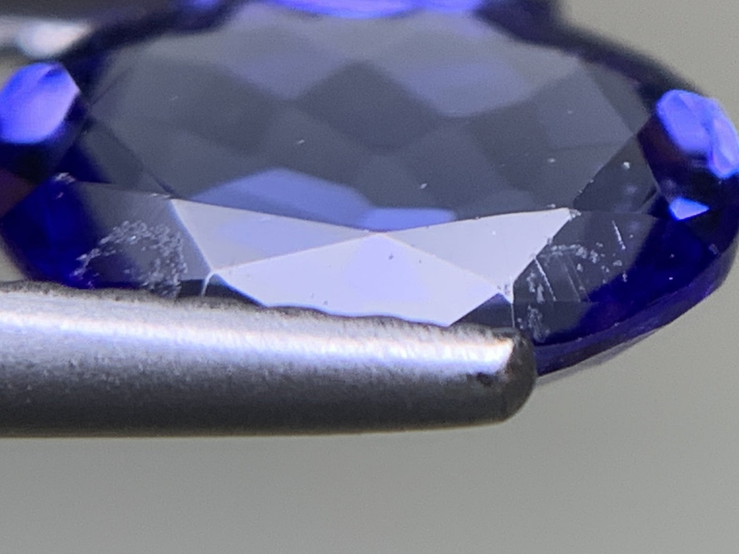 タンザナイト 1.252ct 宝石ソーティング付き  7.9㎜×5.8㎜×3.3㎜  ルース（ 裸石 ） 3195Y