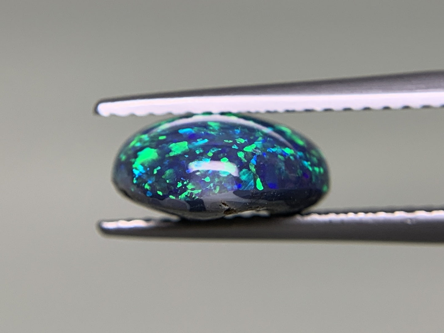 ブラックオパール 2.864ct 宝石ソーティング付き  11.2㎜×10.0㎜×4.9㎜  ルース（ 裸石 ） 3198Y