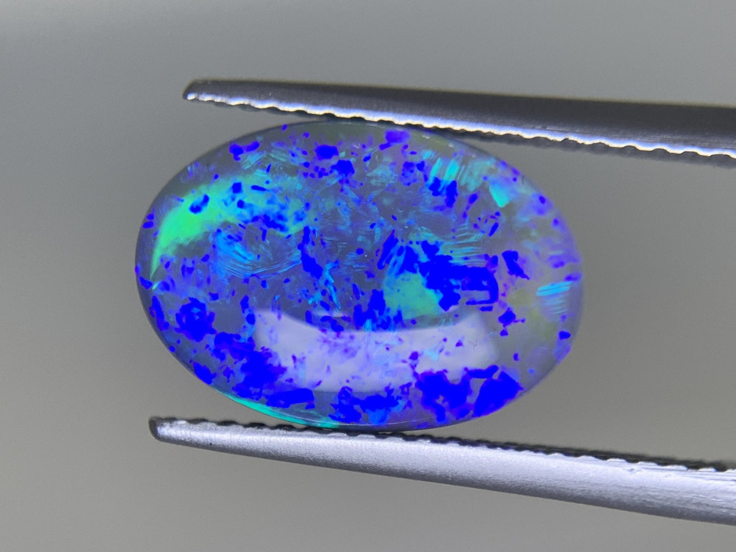 ブラックオパール 3.916ct 宝石ソーティング付き  13.4㎜×9.3㎜×5.1㎜  ルース（ 裸石 ） 3213Y