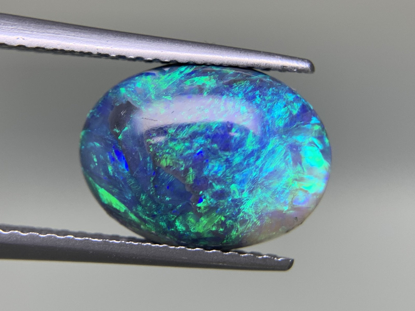 ブラックオパール 2.955ct 宝石ソーティング付き  12.7㎜×9.5㎜×4.4㎜  ルース（ 裸石 ） 3214Y