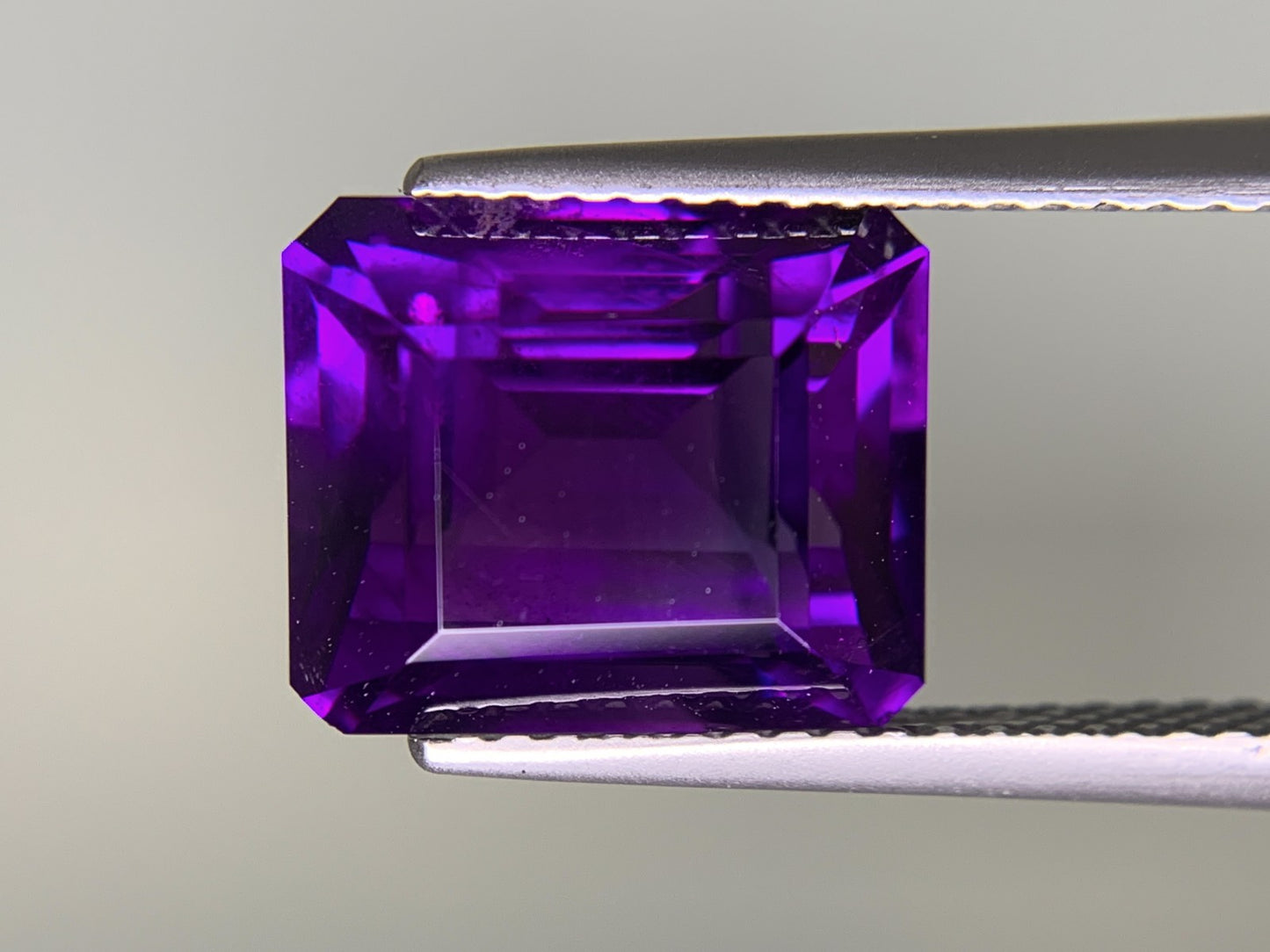 アメシスト 4.991ct 宝石ソーティング付き  10.9㎜×9.2㎜×7.2㎜  ルース（ 裸石 ） 3215Y