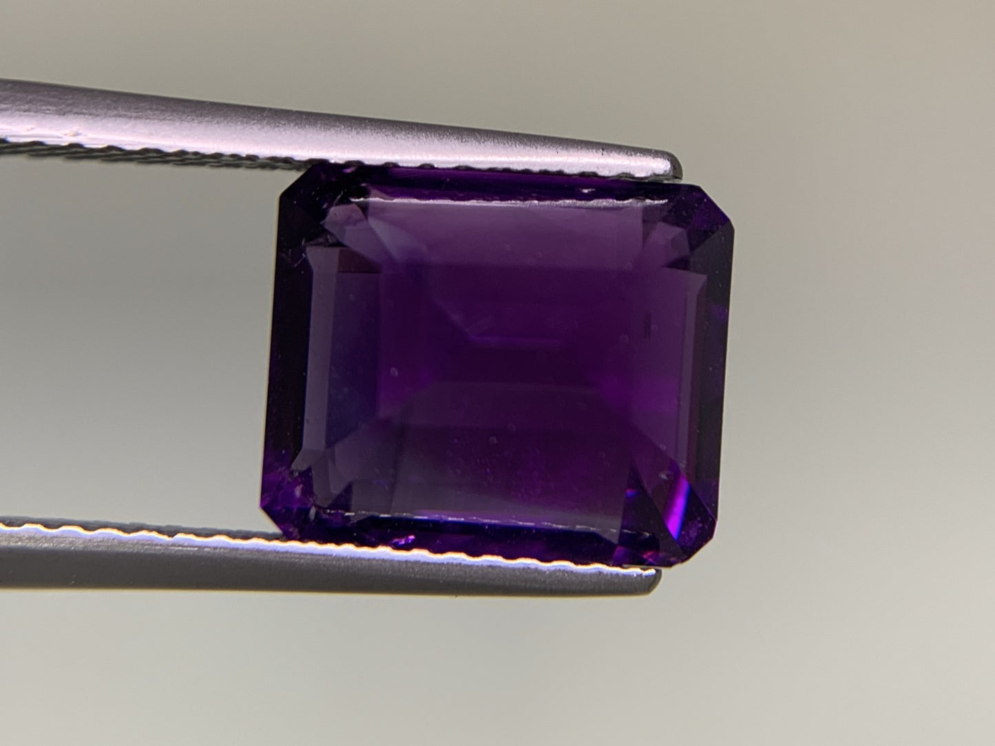 アメシスト 4.991ct 宝石ソーティング付き  10.9㎜×9.2㎜×7.2㎜  ルース（ 裸石 ） 3215Y