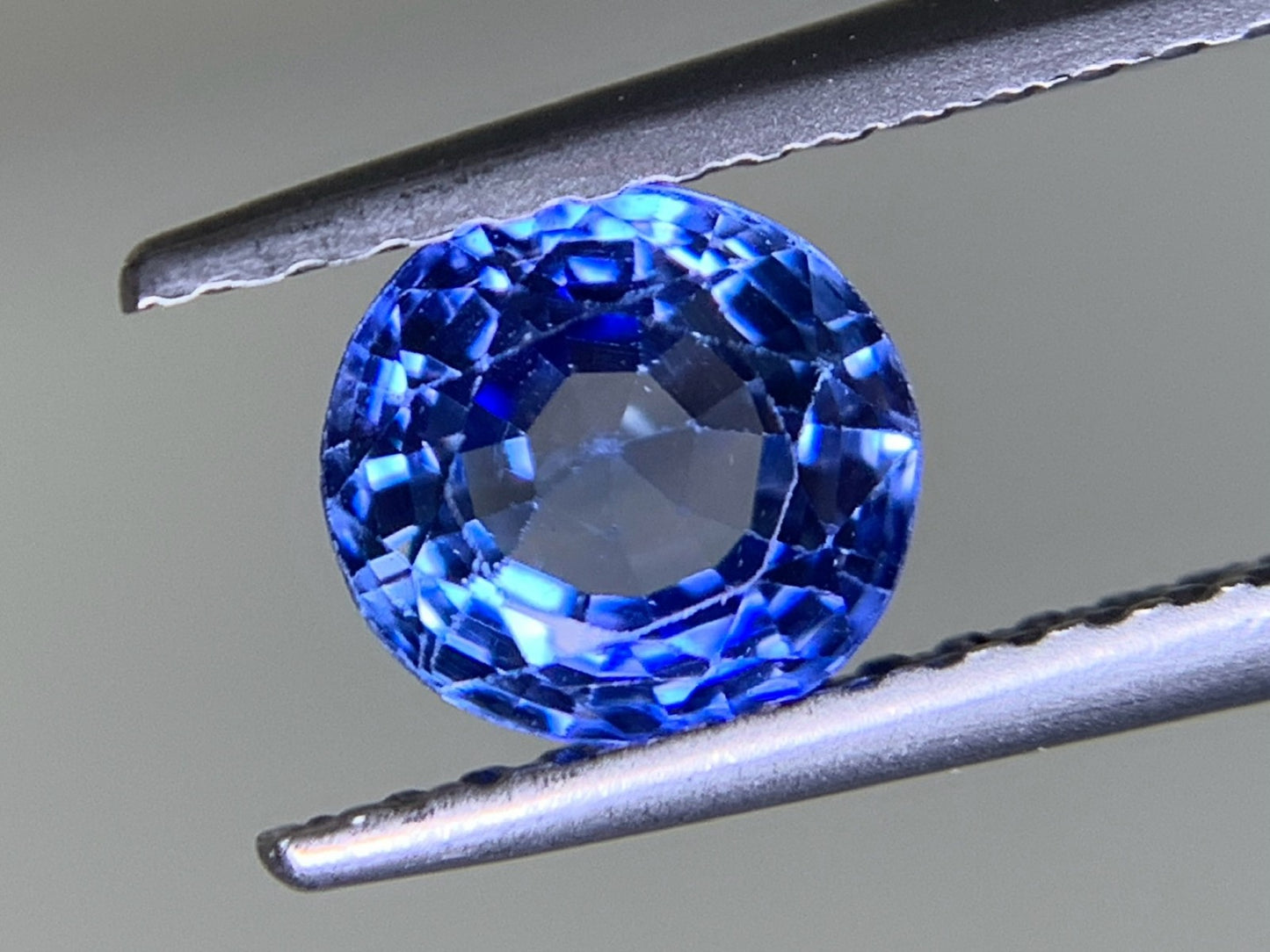 サファイア  1.202ct  中央宝石ソーティング付き  6.02㎜×5.71㎜×3.84㎜  ルース（ 裸石 ） 3219Y