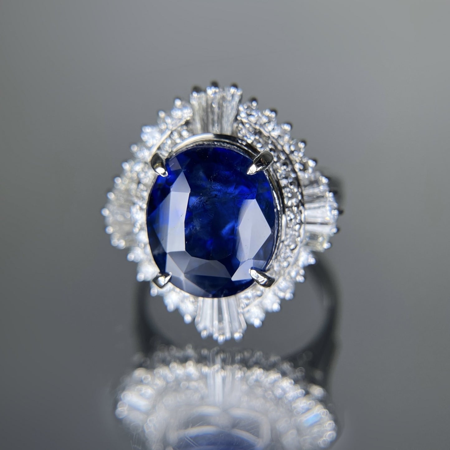 サファイア 非加熱 ロイヤルブルー スリランカ産 S6.95ct  AIGS鑑別書付き  リング（指輪） D0.79ct  PT900  11.4g 3221S