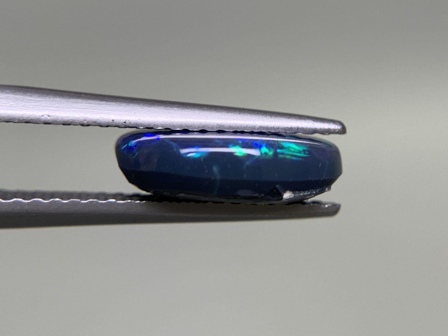 ブラックオパール 2.152ct 宝石ソーティング付き  11.1㎜×8.5㎜×3.3㎜  ルース（ 裸石 ） 3223Y