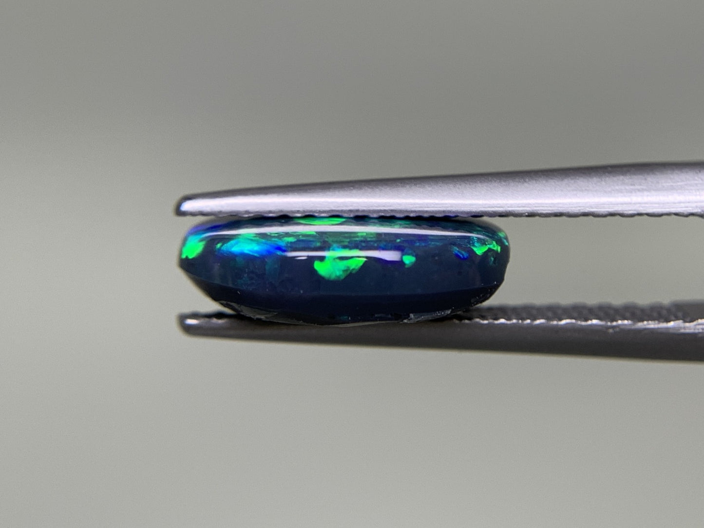ブラックオパール 2.152ct 宝石ソーティング付き  11.1㎜×8.5㎜×3.3㎜  ルース（ 裸石 ） 3223Y