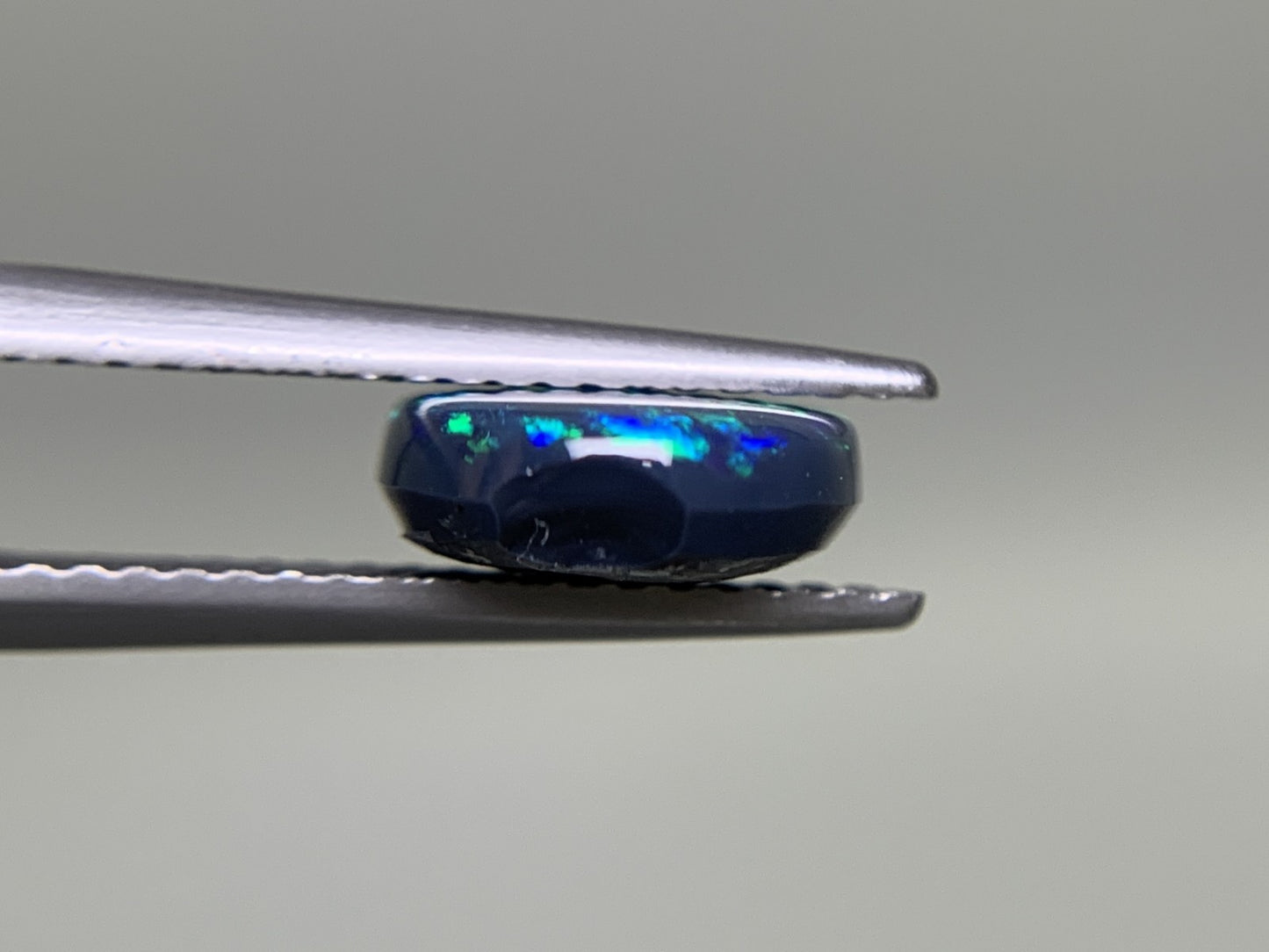 ブラックオパール 2.152ct 宝石ソーティング付き  11.1㎜×8.5㎜×3.3㎜  ルース（ 裸石 ） 3223Y