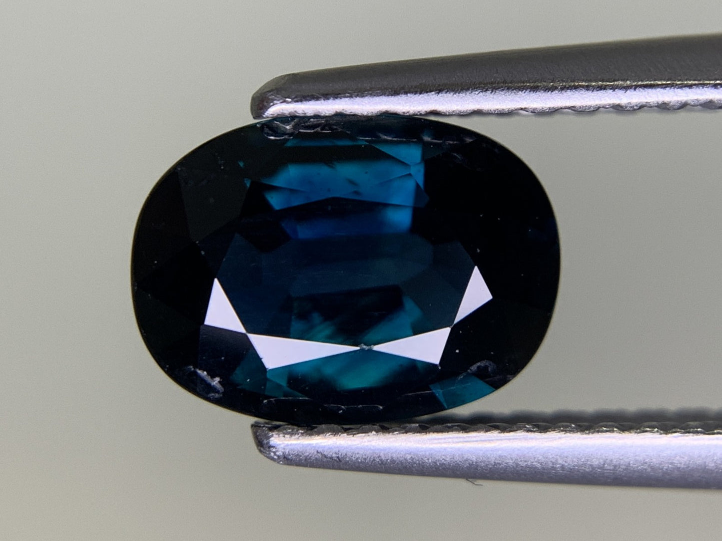 サファイア 1.788ct  宝石ソーティング付き  8.8㎜×6.4㎜×3.5㎜  ルース（ 裸石 ） 3232Y