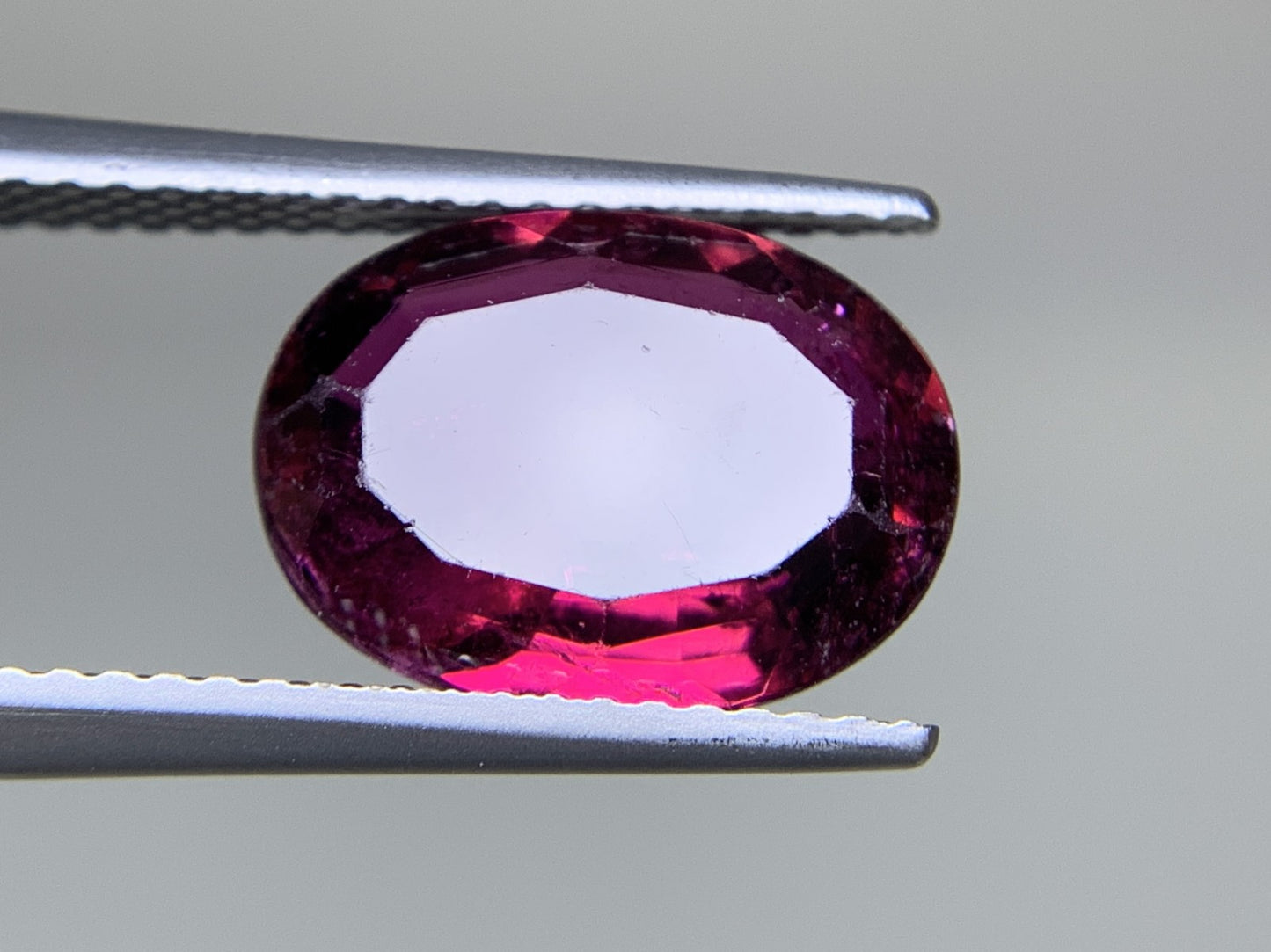 ルベライト（レッドトルマリン）  3.462ct  中央宝石ソーティング付き  12.27㎜×9.22㎜×4.41㎜  ルース（ 裸石 ） 3237Y