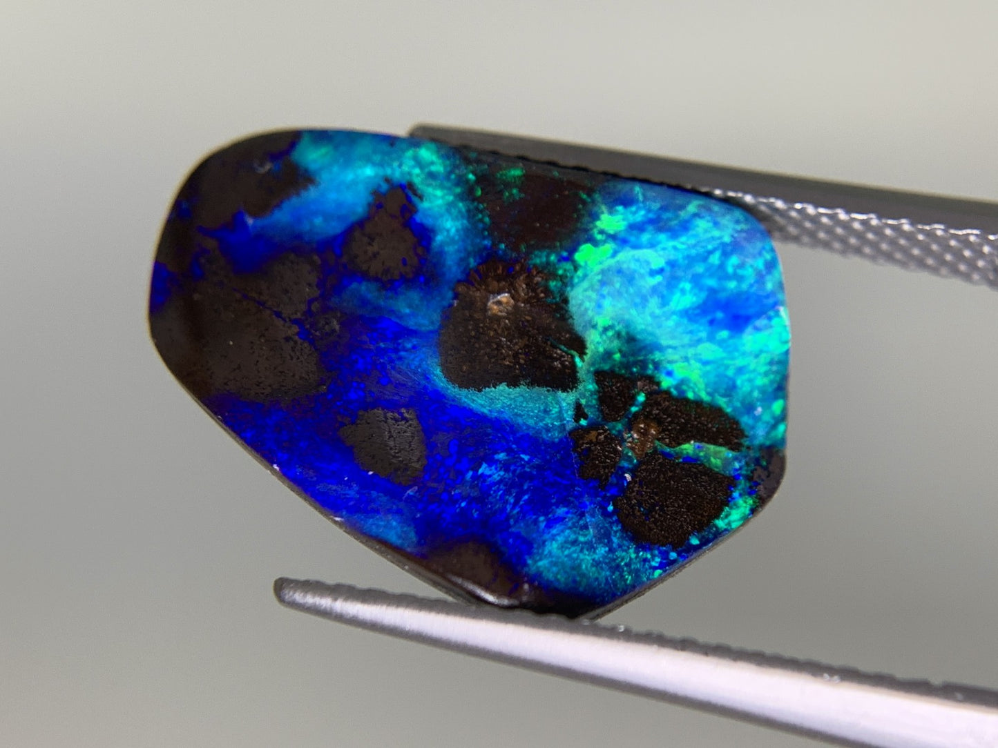 ボルダーオパール 7.952ct 宝石ソーティング付き  18.7㎜×13.0㎜×4.6㎜  ルース（ 裸石 ） 3274Y