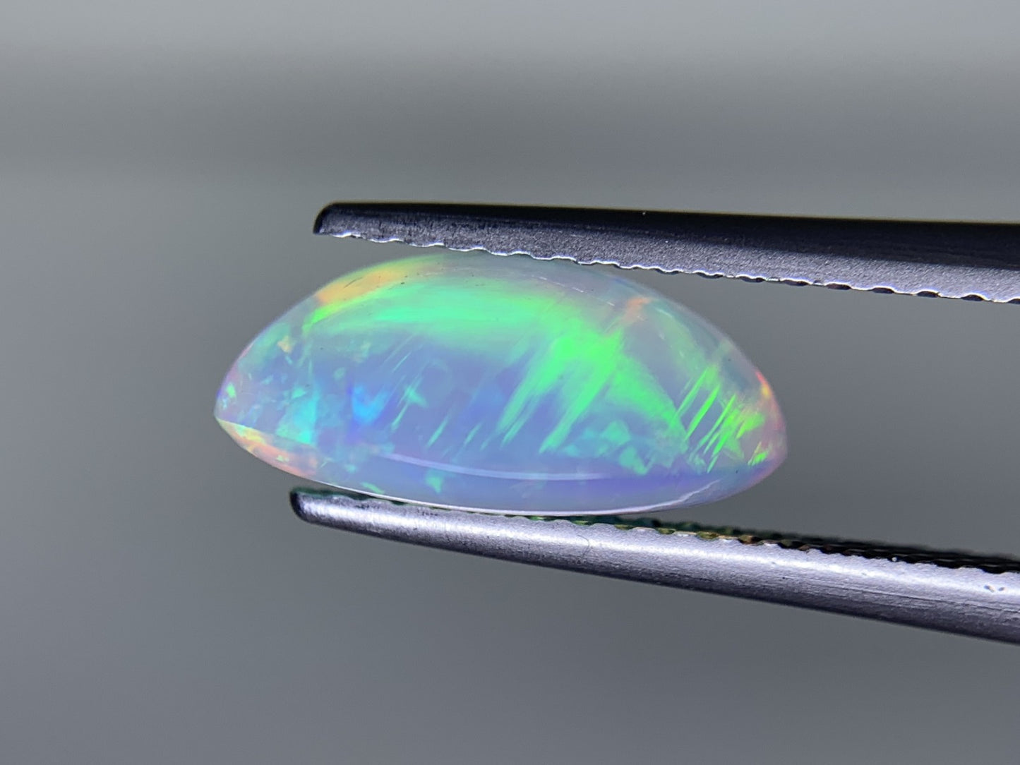 オパール 2.489ct 宝石ソーティング付き  11.8㎜×8.1㎜×5.2㎜  ルース（ 裸石 ） 3343Y