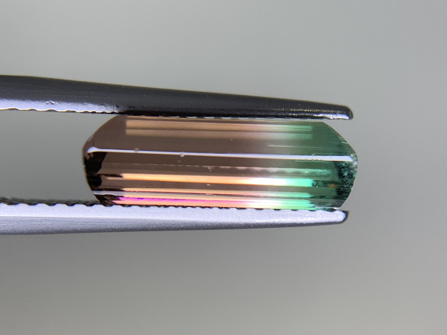 パーティカラードトルマリン  3.192ct  中央宝石ソーティング付き  12.57㎜×5.76㎜×4.34㎜  ルース（ 裸石 ） 3352Y