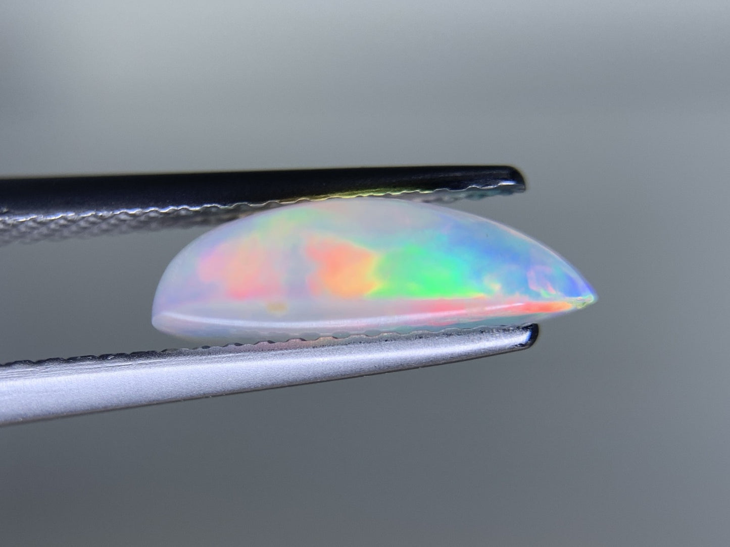 オパール 1.740ct 宝石ソーティング付き  11.5㎜×7.8㎜×3.7㎜  ルース（ 裸石 ） 3365Y